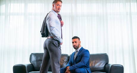 Der heiße Kumpel Mateo Zagal und der sexy Typ Skyy Knox haben guten Analsex