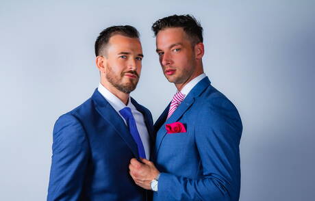 Der gut gebaute Damon Heart und der bullige Franky Fox bohren einen Arsch