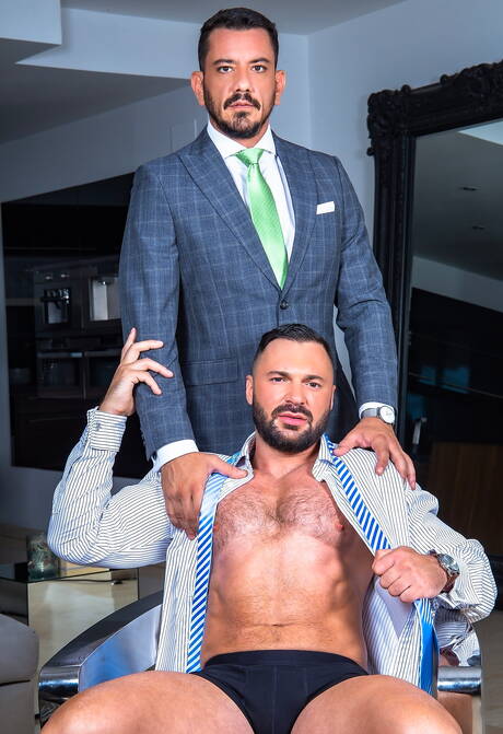 Der sinnliche Junge Cole Keller und der hinreißende Typ Joe Gillis haben Analsex in der Dusche