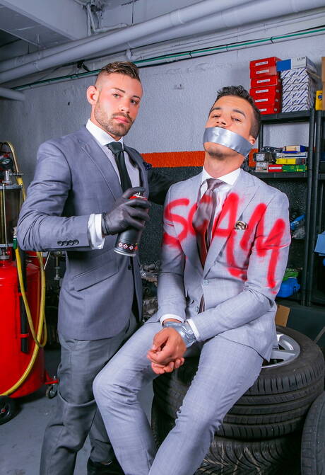 Men At Play: Muscular Jonathan Miranda and muscular Ricky Blue likes to be roped