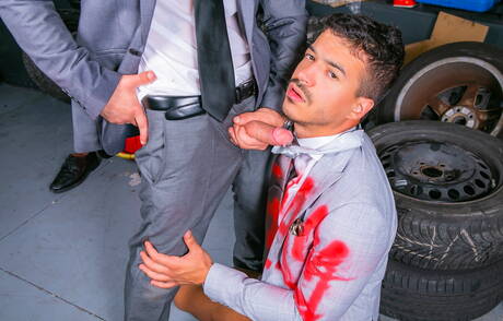 Der muskulöse Jonathan Miranda und der muskulöse Ricky Blue lassen sich gerne fesseln