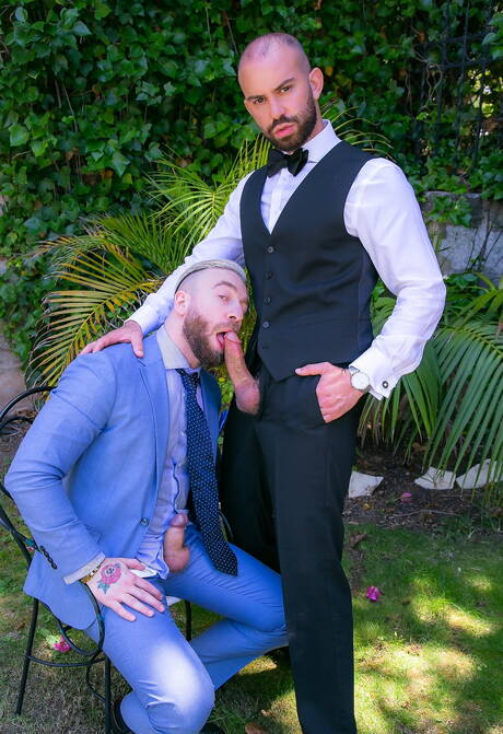 Hunky guy Bruno Max and hunky guy Manuel Scalco have a hot couple sex outdoor