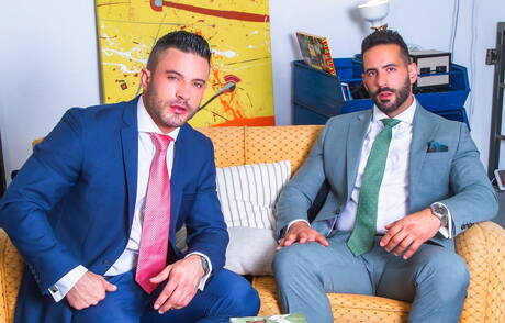 巴西硬漢安迪·斯塔爾和肌肉男馬西莫·阿拉德的火熱同性戀場景