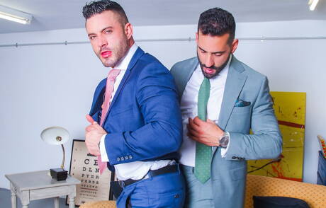 巴西硬漢安迪·斯塔爾和肌肉男馬西莫·阿拉德的火熱同性戀場景