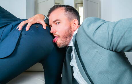 Facet o huskym usposobieniu Franky Fox i przystojniak Gustavo Cruz uprawiają dobry seks analny