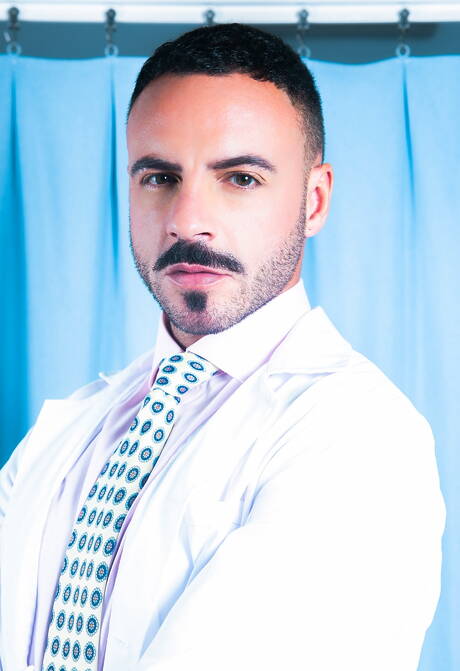 Der starke Mann Joe Gillis und der Hengst Leo Rosso in einer Schwanzlutschszene