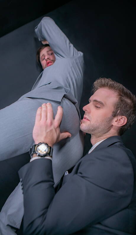 Men At Play: English otter Drew Dixon and canadian hunk Gabriel Clark have a hot couple sex