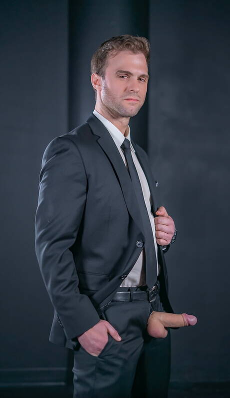 Men At Play: English otter Drew Dixon and canadian hunk Gabriel Clark have a hot couple sex