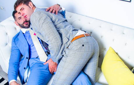 Der heiße spanische Bär Dani Robles und der Muskelprotz Massimo Arad haben guten Analsex