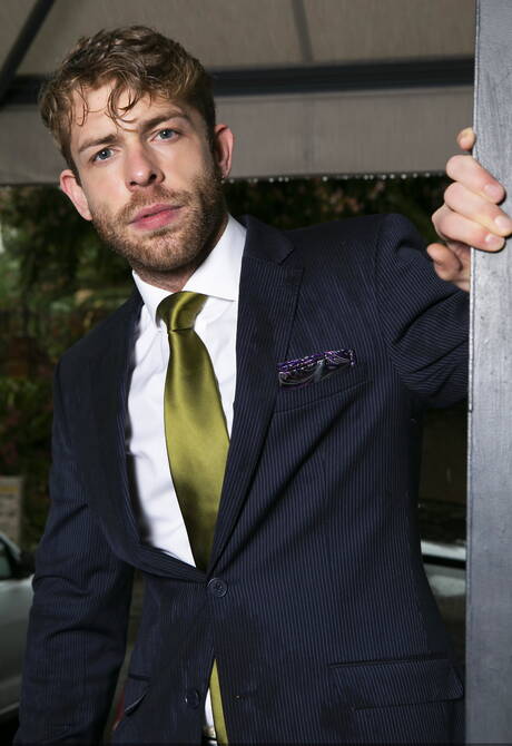 English hairy stud Gabriel Phoenix and beefcake Thomas Thunder have a hot sex