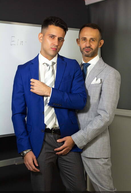 Beefy Robbie Rojo and strongman Vadim Romanov in hot homosexual scene