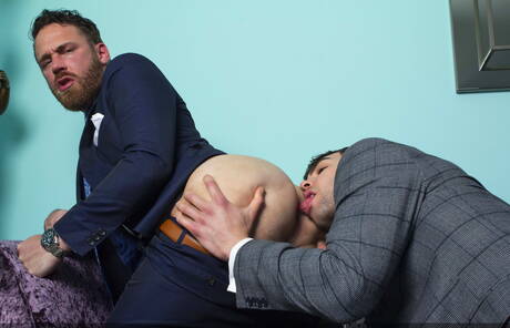 Brazilian muscular Alexander Muller and dutch beefy Logan Moore fuck ass after sucking