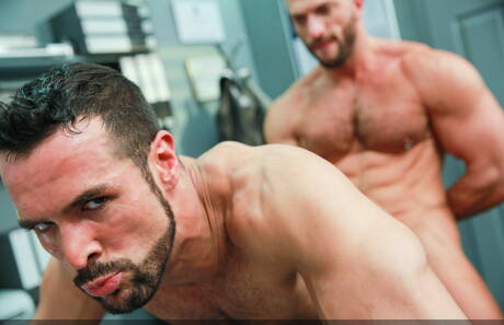 Husky guy Bruno Boni and spanish hairy bear Denis Vega have a hot sex