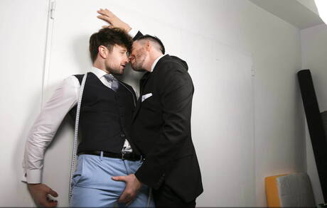 Der bullige Drew Dixon und der harte Kerl Franky Fox beim harten Analsex