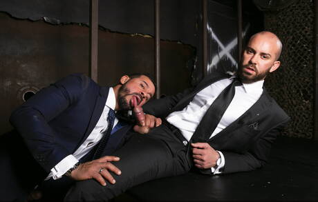 Husky guy Bruno Max and stud Thomas Thunder have anal sex