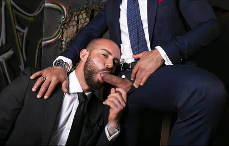 Husky guy Bruno Max and stud Thomas Thunder have anal sex