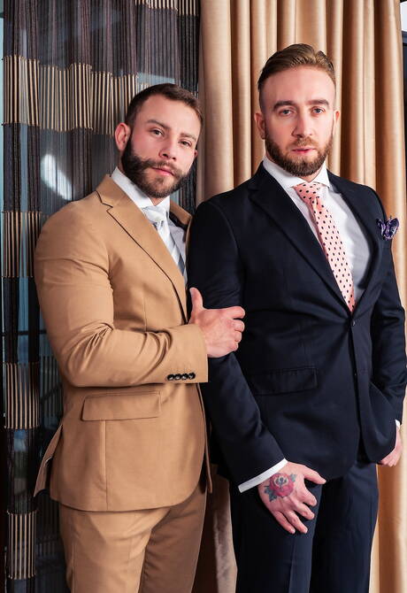 비프케이크 디에고 레이예스와 스트롱맨 마누엘 스칼코가 야외에서 뜨거운 동성애 장면을 촬영하다