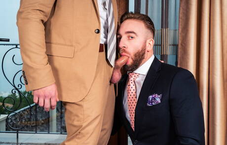 Muskelprotz Diego Reyes und Kraftprotz Manuel Scalco in heißer Homosexuellenszene im Freien