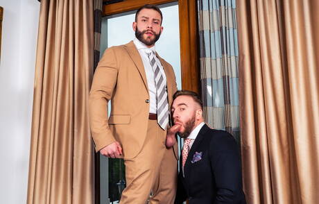 Muskelprotz Diego Reyes und Kraftprotz Manuel Scalco in heißer Homosexuellenszene im Freien