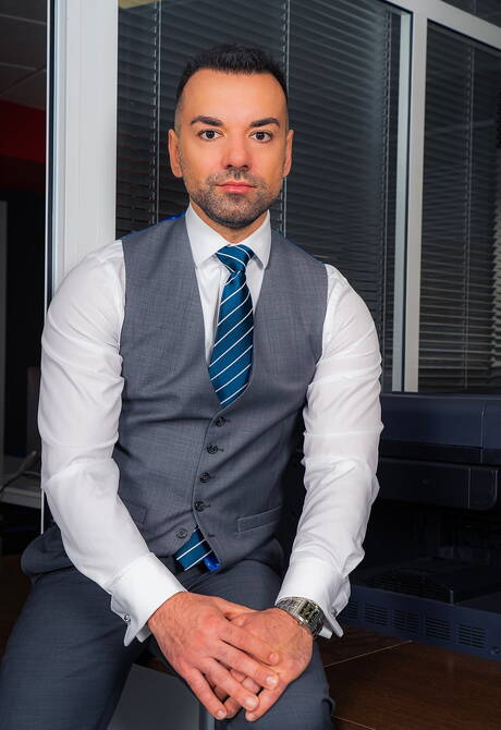 Der spanische Gaybär Dani Robles und der attraktive Oliver Marinho ficken nach dem Blowjob