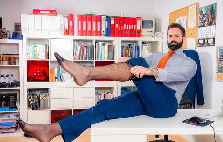 Der spanische Gaybär Dani Robles und der attraktive Oliver Marinho ficken nach dem Blowjob