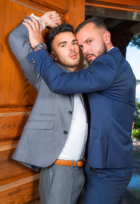 espanhol Pol Prince e o urso gay português Sir Peter em sexo anal intenso ao ar livre