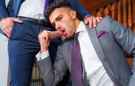 espanhol Pol Prince e o urso gay português Sir Peter em sexo anal intenso ao ar livre