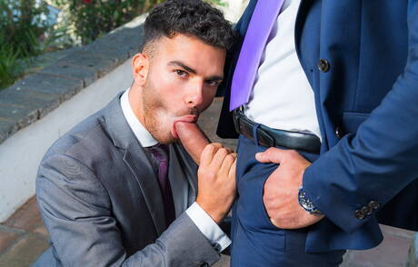 espanhol Pol Prince e o urso gay português Sir Peter em sexo anal intenso ao ar livre