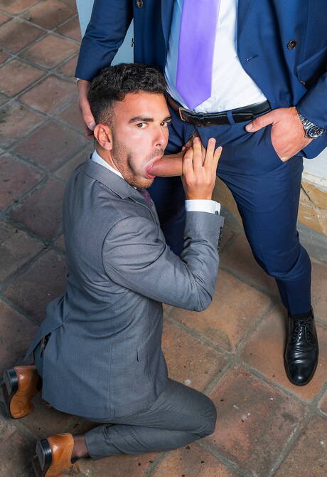 espanhol Pol Prince e o urso gay português Sir Peter em sexo anal intenso ao ar livre