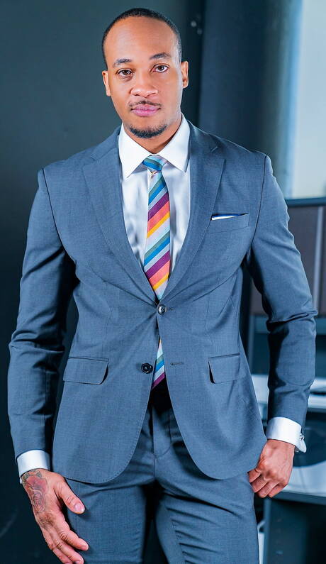 黑人超級帥哥Trent King用玩具自慰