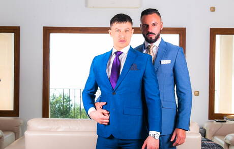 Der bullige Leo Rosso und der attraktive Ruslan Angelo haben guten Analsex am Pool