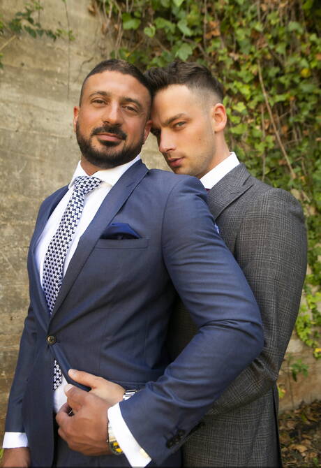 Der belgische Kraftprotz Damon Heart und der italienische Bär Marco Napoli lieben sich im Pool