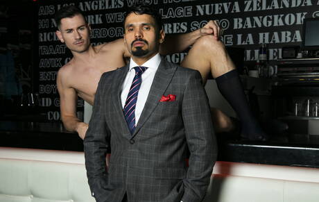 Der haarige Latino-Hengst Jean Franko und der englische Muskelprotz Lukas Daken bei einem heißen Arschfick