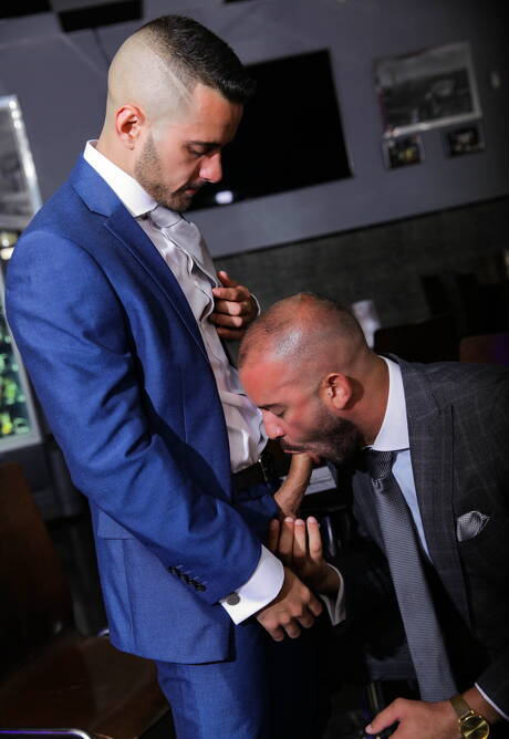 Tough guy Bruno Max and muscular Robbie Rojo have anal sex