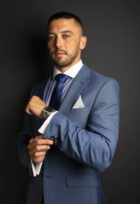 Der australische Kraftprotz Leander und der kanadische Schönling Shane Jackson ficken in den Arsch, nachdem sie einen Schwanz gelutscht haben