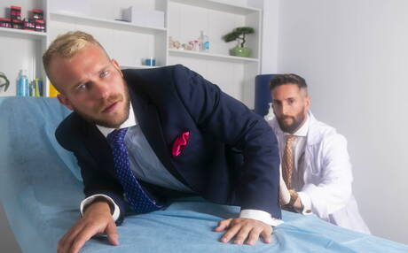 Strongman Malek Tobias and superstud Nick North sucking and fucking each other