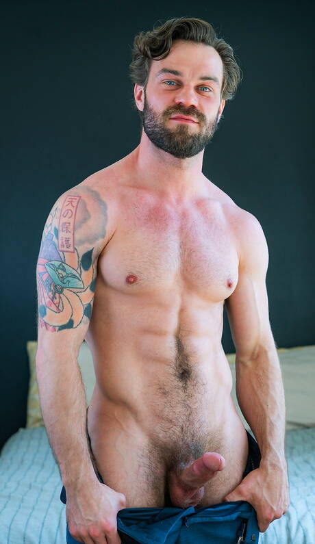 Canadian pretty boy Edward Terrant and american hairy stud James Fox fuck ass after sucking dick outside