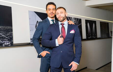 Der sinnliche Typ Diego Reyes und der hinreißende Typ Jonathan Miranda ficken nach dem Blowjob in den Arsch