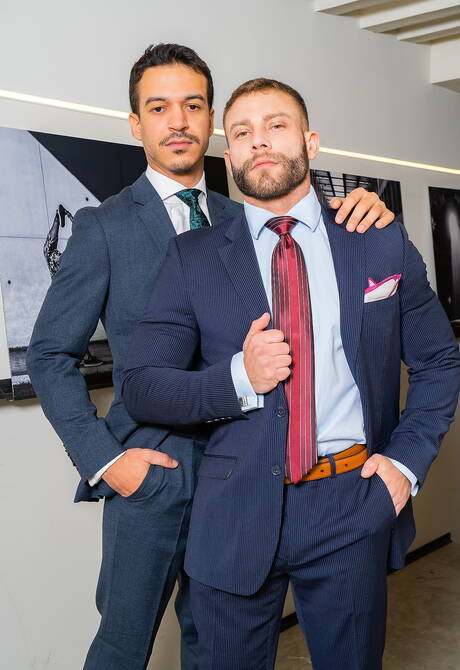 Der sinnliche Typ Diego Reyes und der hinreißende Typ Jonathan Miranda ficken nach dem Blowjob in den Arsch