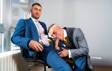 Der Muskelprotz Craig Marks und der kräftige Manuel Skye beim harten Analsex