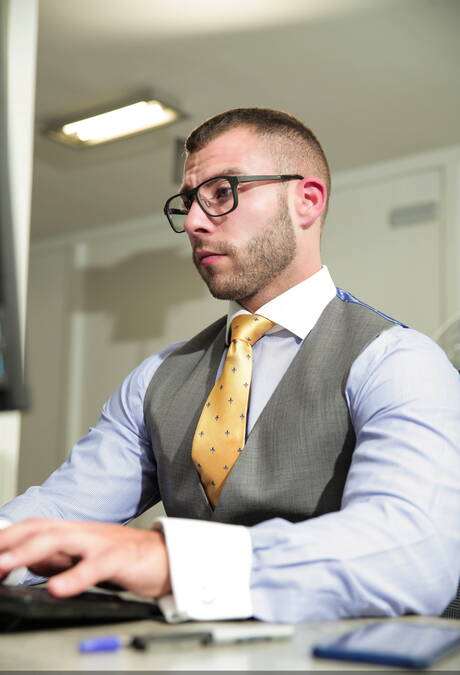 Der muskulöse Spanier Diego Reyes und der heiße spanische Bär Donato Reyes haben guten Analsex