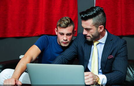 Men At Play: Der attraktive Andy Star und der attraktive Ricky Blue haben guten Sex