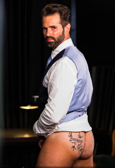 Der spanische Hot Bear Dani Robles und der norwegische Strongman Tyler Berg in einer heißen Homosexuellenszene