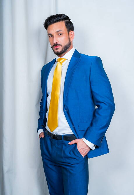 Der gut gebaute Javi Gray und der Hengst Marcos Oliveira ficken nach dem Blowjob