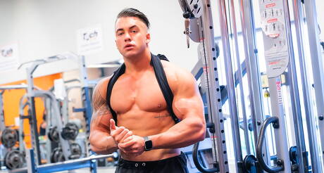 Bodybuilder Phillip? Massa get naked and showing tight butt in hot shower