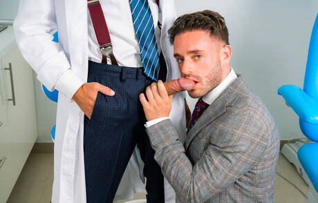 Der bullige Manuel Reyes und der harte Kerl Vadim Romanov lutschen und ficken sich gegenseitig