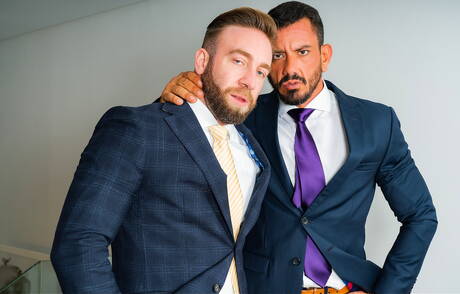 Der harte Kerl Joe Gillis und der attraktive Manuel Scalco haben eine heiße Pärchenszene