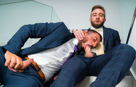 Der harte Kerl Joe Gillis und der attraktive Manuel Scalco haben eine heiße Pärchenszene