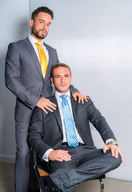 Der Hengst Apolo Adri und der spanische harte Kerl Manuel Reyes haben Analsex