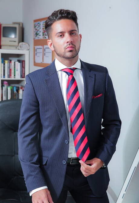 Men At Play: Well-built Massimo Piano and strongman Robbie Rojo have anal sex